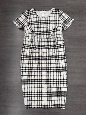 Short-Sleeve Black & White Plaid Maternity Dress